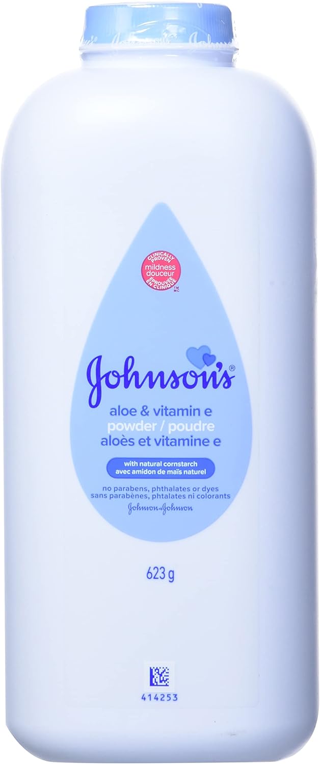 Johnson's Baby Powder with Aloe Vera, Vitamin E, and Cornstarch, 623G