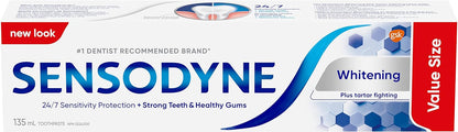 Sensodyne Whitening & Tartar Toothpaste, Strengthens Protects and Whitens Sensitive Teeth (135 ml).